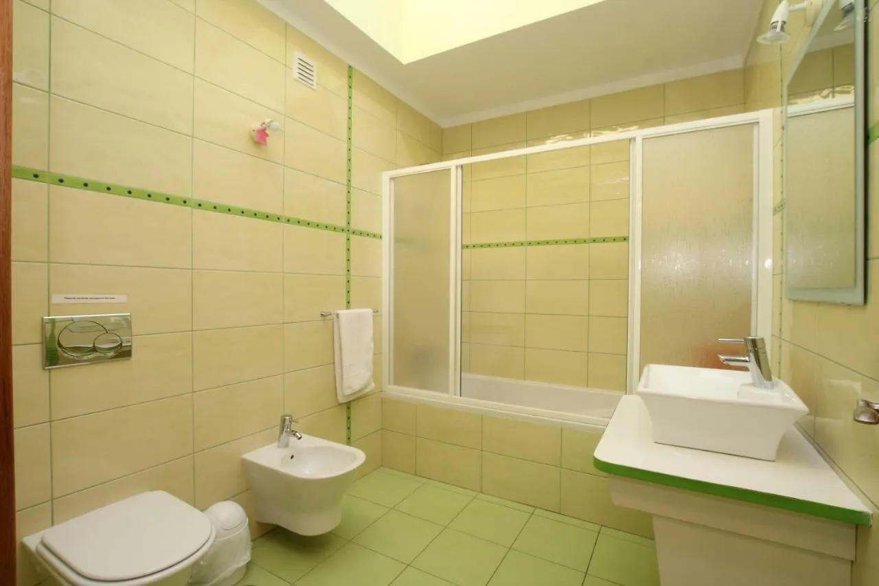 Full Private 300Sqm Villa Jacuzzi Heated Pool Ideal & Quiet Location Albufeira