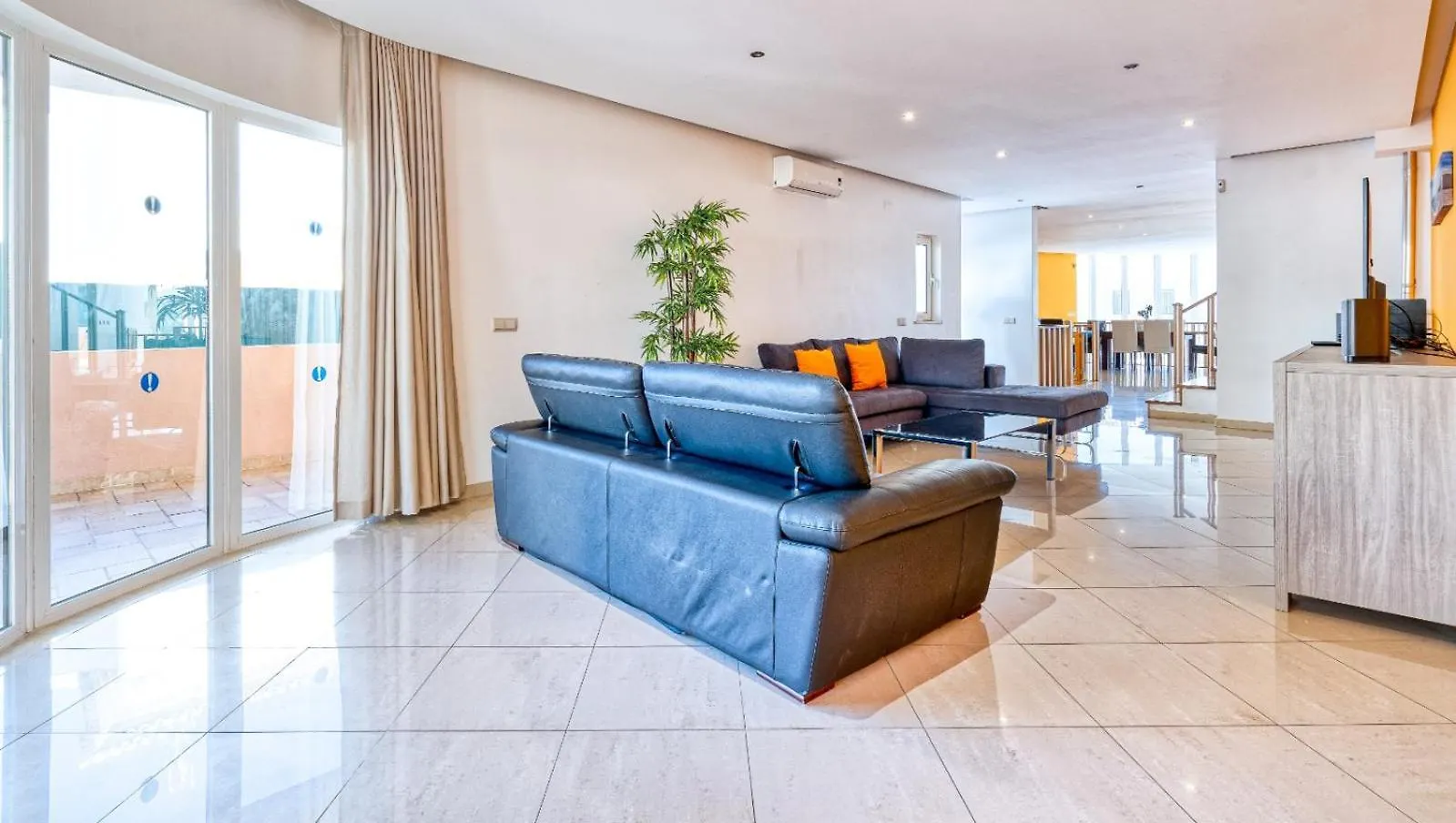 Full Private 300Sqm Villa Jacuzzi Heated Pool Ideal & Quiet Location Albufeira Portugal