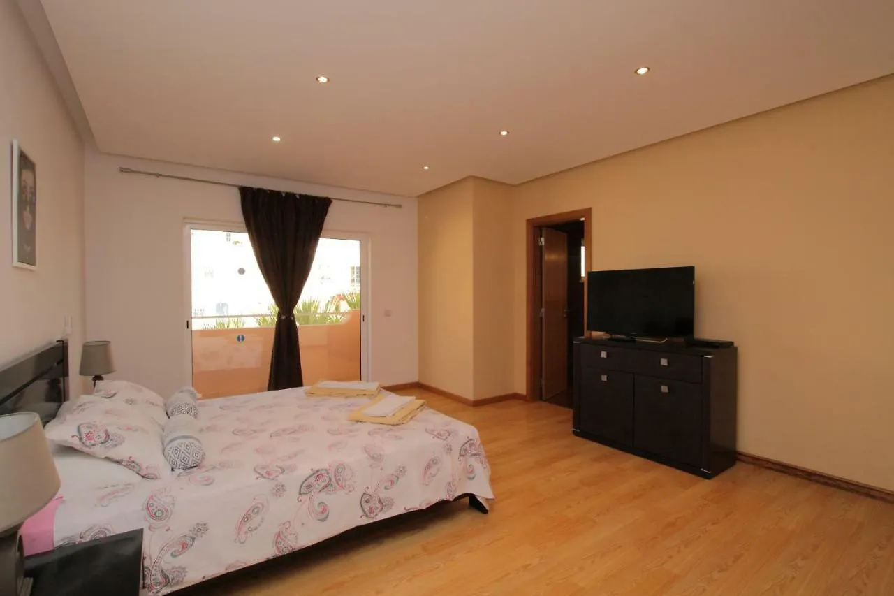 Full Private 300Sqm Villa Jacuzzi Heated Pool Ideal & Quiet Location Albufeira