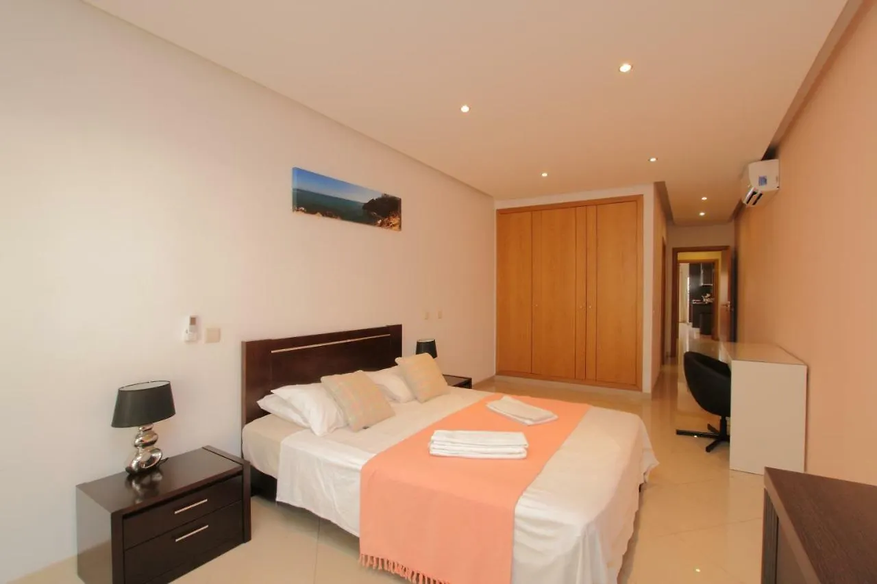 Full Private 300Sqm Villa Jacuzzi Heated Pool Ideal & Quiet Location Albufeira 0*,  Portugal
