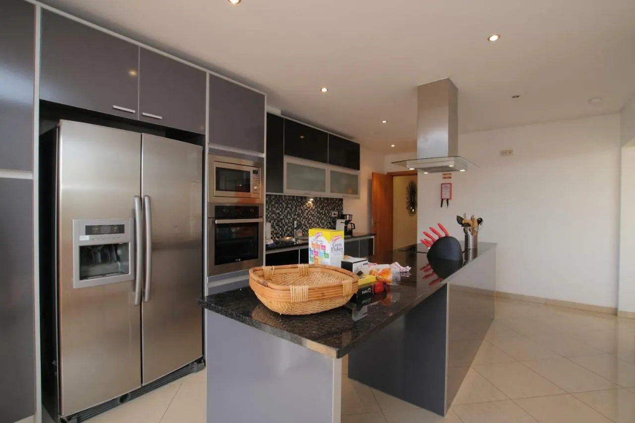 Full Private 300Sqm Villa Jacuzzi Heated Pool Ideal & Quiet Location Albufeira